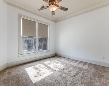 6416 Dykes Way - Photo Thumbnail 7