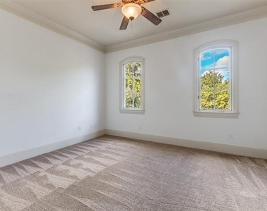 6416 Dykes Way - Photo Thumbnail 12
