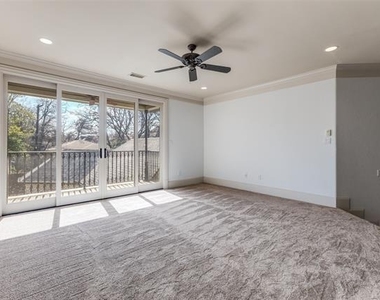6416 Dykes Way - Photo Thumbnail 9
