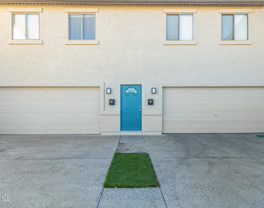 1026 E Fairmount Avenue - Photo Thumbnail 1
