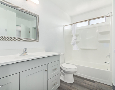 1026 E Fairmount Avenue - Photo Thumbnail 14