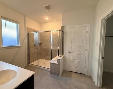166 Camelia Street - Photo Thumbnail 7