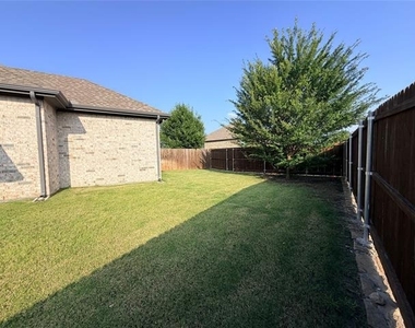 166 Camelia Street - Photo Thumbnail 12