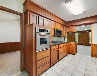 1817 Bardfield Avenue - Photo Thumbnail 10