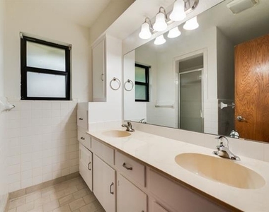 1817 Bardfield Avenue - Photo Thumbnail 16
