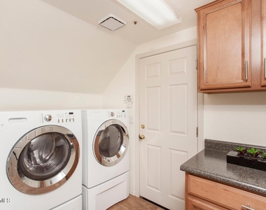 7771 E Foxmore Lane - Photo Thumbnail 10