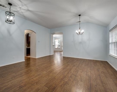 1617 Redwood Drive - Photo Thumbnail 5