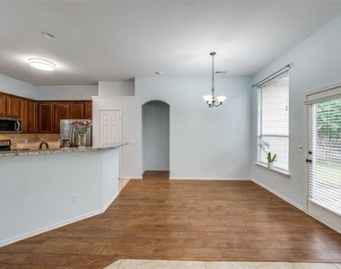 1617 Redwood Drive - Photo Thumbnail 10