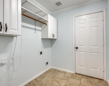 1617 Redwood Drive - Photo Thumbnail 15