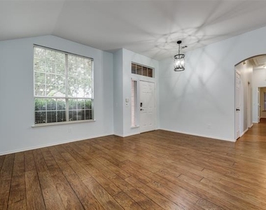 1617 Redwood Drive - Photo Thumbnail 3