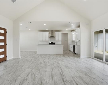 532 Highview Court - Photo Thumbnail 10