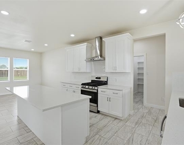 532 Highview Court - Photo Thumbnail 5