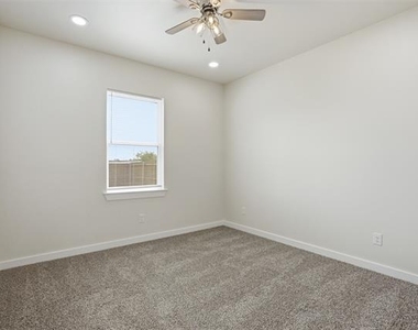532 Highview Court - Photo Thumbnail 16