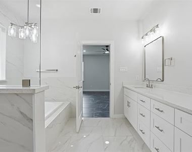 544 Highview Court - Photo Thumbnail 21