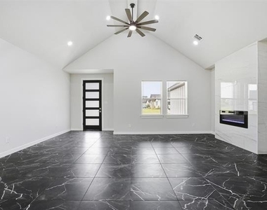 544 Highview Court - Photo Thumbnail 9
