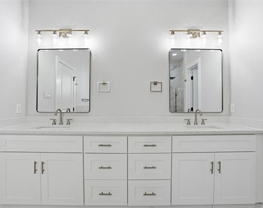 544 Highview Court - Photo Thumbnail 22