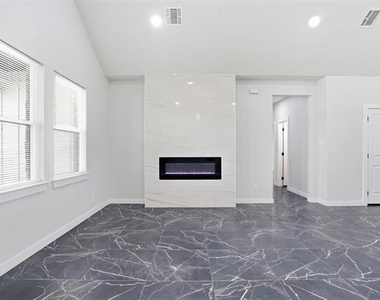 544 Highview Court - Photo Thumbnail 5