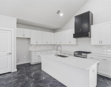 544 Highview Court - Photo Thumbnail 10