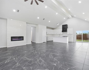 544 Highview Court - Photo Thumbnail 4