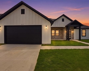 544 Highview Court - Photo Thumbnail 1