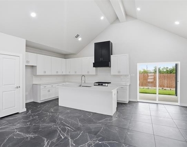 544 Highview Court - Photo Thumbnail 11