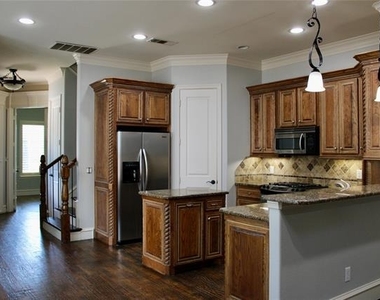 5151 Miller Avenue - Photo Thumbnail 5