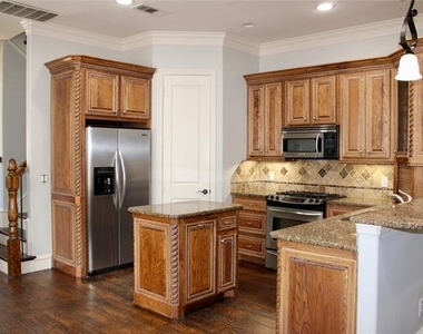 5151 Miller Avenue - Photo Thumbnail 1