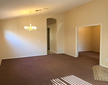 1719 S Pinto Drive - Photo Thumbnail 3