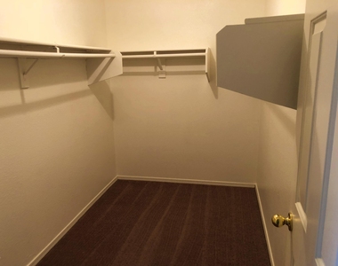 1719 S Pinto Drive - Photo Thumbnail 16