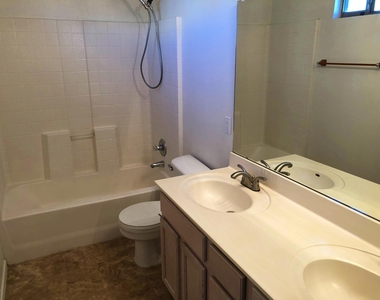 1719 S Pinto Drive - Photo Thumbnail 14
