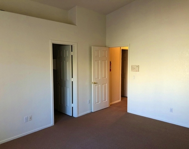 1719 S Pinto Drive - Photo Thumbnail 12