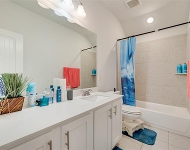 5805 Fuder Drive - Photo Thumbnail 9