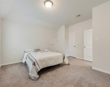 5805 Fuder Drive - Photo Thumbnail 8