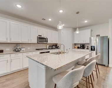 5805 Fuder Drive - Photo Thumbnail 4