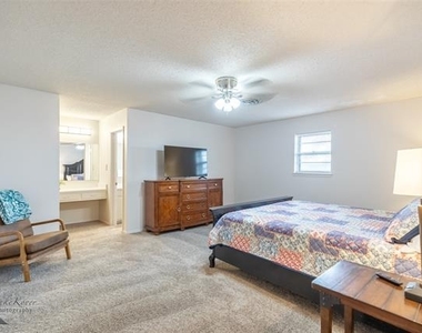 1926 Richland Drive - Photo Thumbnail 13