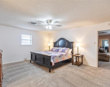 1926 Richland Drive - Photo Thumbnail 12