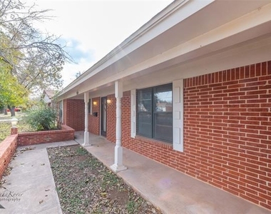 1926 Richland Drive - Photo Thumbnail 32