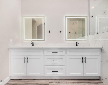 9310 E Crystal Drive - Photo Thumbnail 12