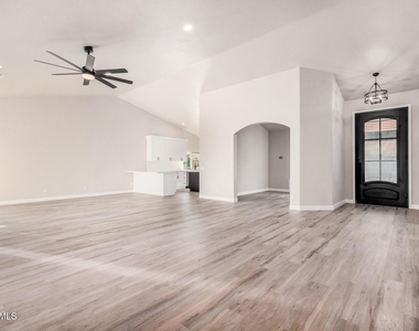 9310 E Crystal Drive - Photo Thumbnail 4