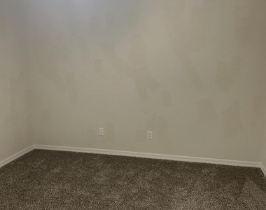 2018 W Davis Road - Photo Thumbnail 24