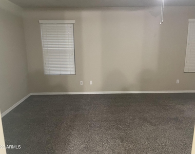 2018 W Davis Road - Photo Thumbnail 17
