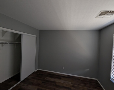 1377 E Pryor Road - Photo Thumbnail 18