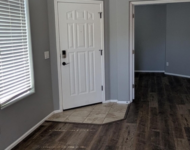 1377 E Pryor Road - Photo Thumbnail 3