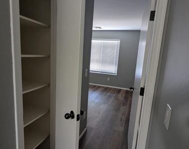1377 E Pryor Road - Photo Thumbnail 16
