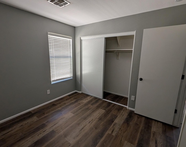1377 E Pryor Road - Photo Thumbnail 15