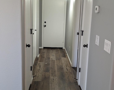 1377 E Pryor Road - Photo Thumbnail 28