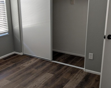 1377 E Pryor Road - Photo Thumbnail 26