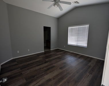 1377 E Pryor Road - Photo Thumbnail 10