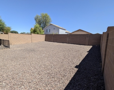 1377 E Pryor Road - Photo Thumbnail 5