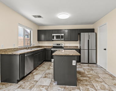 21827 N 40th Way - Photo Thumbnail 7